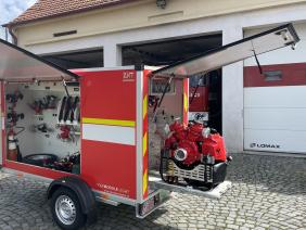 Přívěs pro hašení s novou motorovou stříkačkou pro JSDH Města Šlapanice